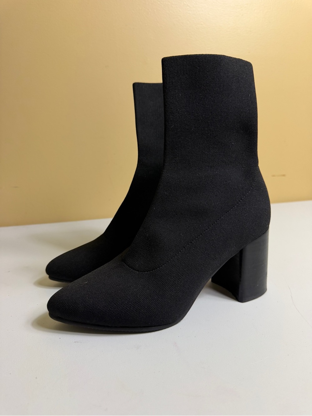 Blondo Sassy Waterproof Sock Bootie Black Knit Block Heel Ankle Boots Size 8